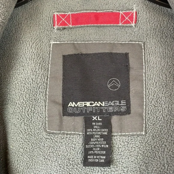 American Eagle Men's Gray Hooded Ski Jacket w/Lots of Zipper Pockets - Size XL